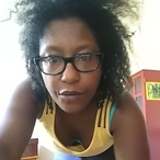 Elya - Club échangiste à Low Profil de Elya, 26 ans, Club échangiste à Low (Québec)
